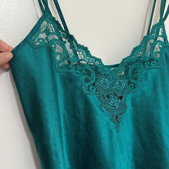 VINTAGE | INNER MOST | Emerald Green Chemise - Picture 5 of 7